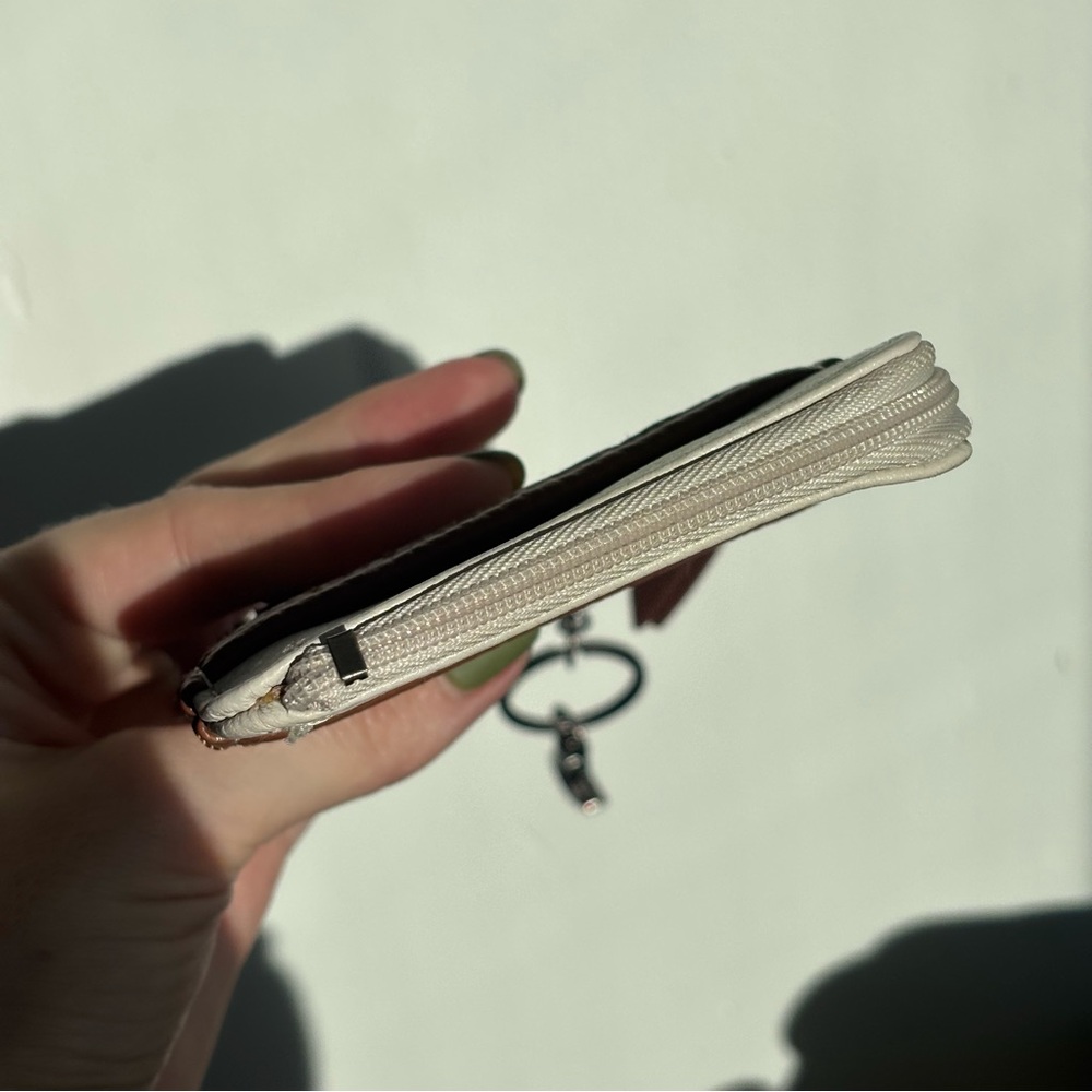 The Sak Iris Card Wallet -looks new - Picture 5 of 10